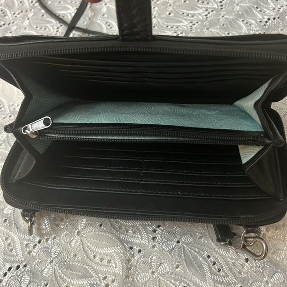 The Sak
Iris Leather Convertible Crossbody Bag - Picture 7 of 9